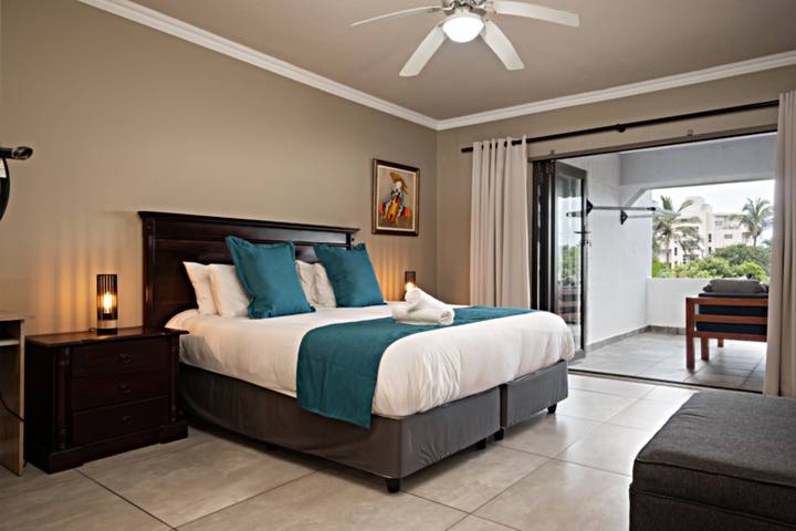 La Pirogue 14 Main Bedroom